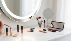 Lip Definition Trick: Liner Placement That Makes Lips Look Fuller Without Overlining